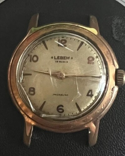 Screenshot_2025-10-29-14-04-42-533_fr.vinted-edit