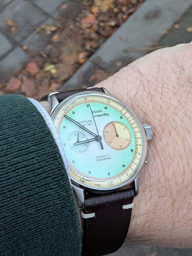 PXL_20251118_075143110