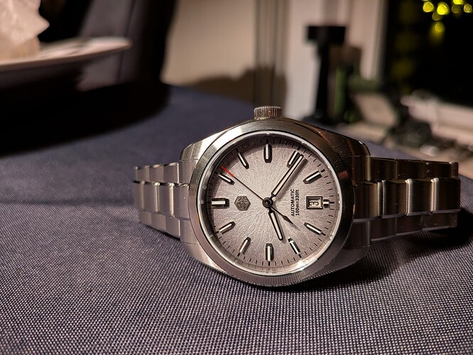 PXL_20251201_192110381.MACRO_FOCUS