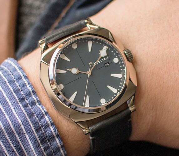 VISITOR_CALLIGRAPH_DUNESHORE_WRIST_1~2