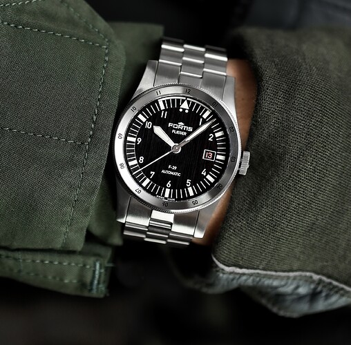 F4220015_Flieger_F-39_Automatic_Black_Block_Bracelet1