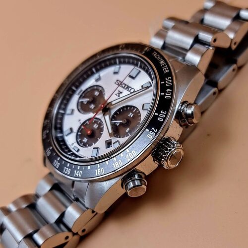 Seiko-Prospex-Speedtimer-Chronograph-Solar-SSC911P1-3-1