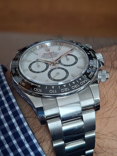 1760534438099786505999618796152