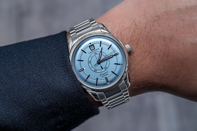 Longines-Conquest-Central-Power-Reserve-Blue5