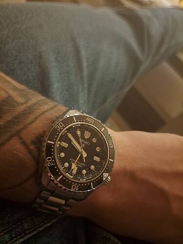 17603848700264409515608555865602