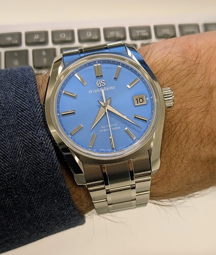 PXL_20251110_062228191~2