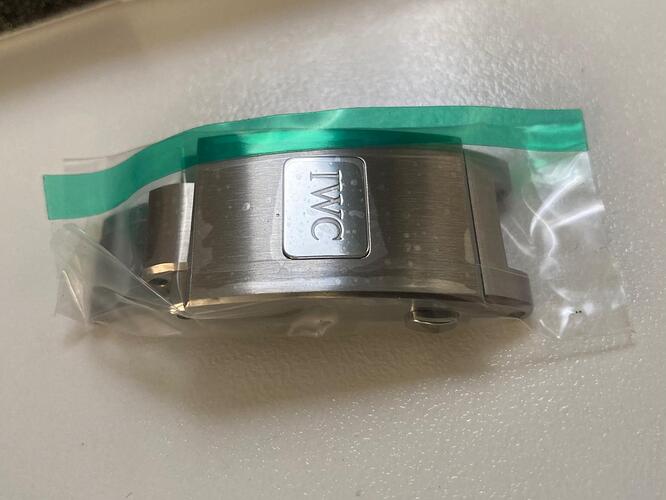 98551868-485c-4bff-8dc2-60c2cc0ea7df