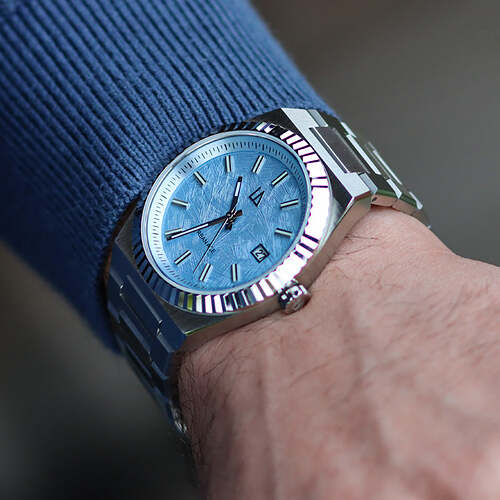 vento-sky-blue-pols