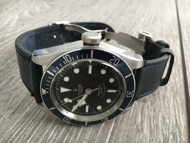 OH.watches.Tudor.BlackBayBlue.schuin.161030