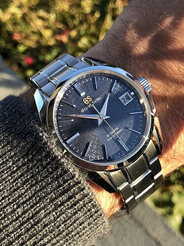 Grand_Seiko_SBGH267_E2_80_98Whirlpool_E2_80_99_20th_Anniversary_Limited_Edition_E2_80_93_2018_Watch_Vault_09_2048x