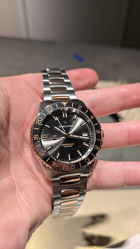 PXL_20251202_173204058