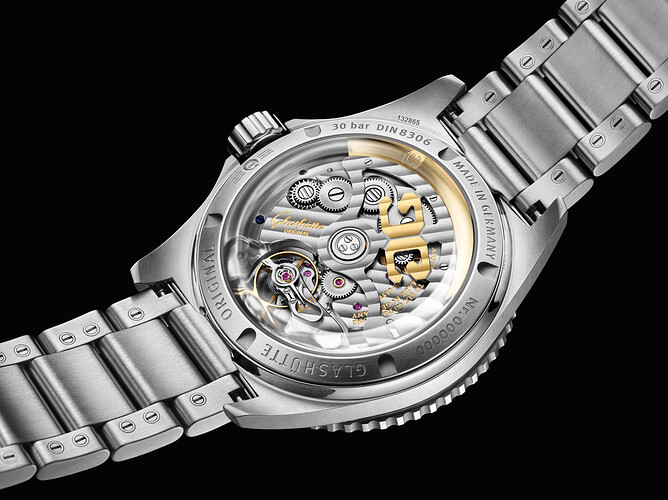 Glashutte-Original-Panorama-Date-Calibre-36-Diver-12