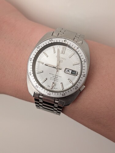 PXL_20251016_185703897