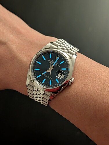 PXL_20251105_060024345