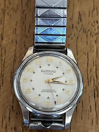 1775043