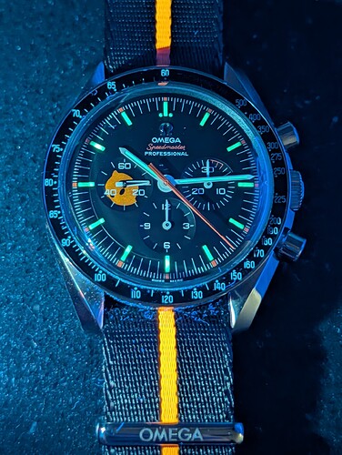 PXL_20251224_211402018~2