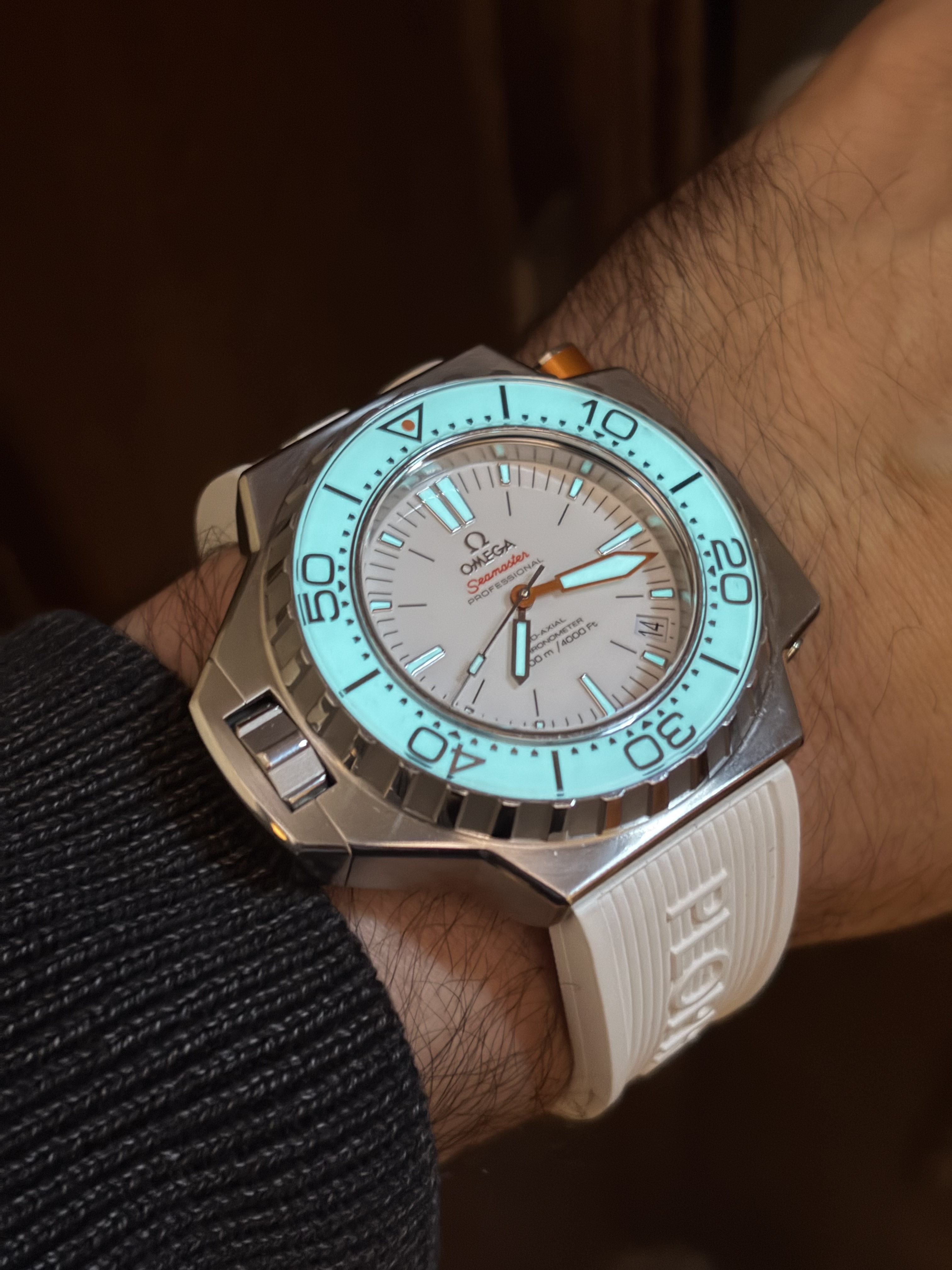 Omega wristshot 20