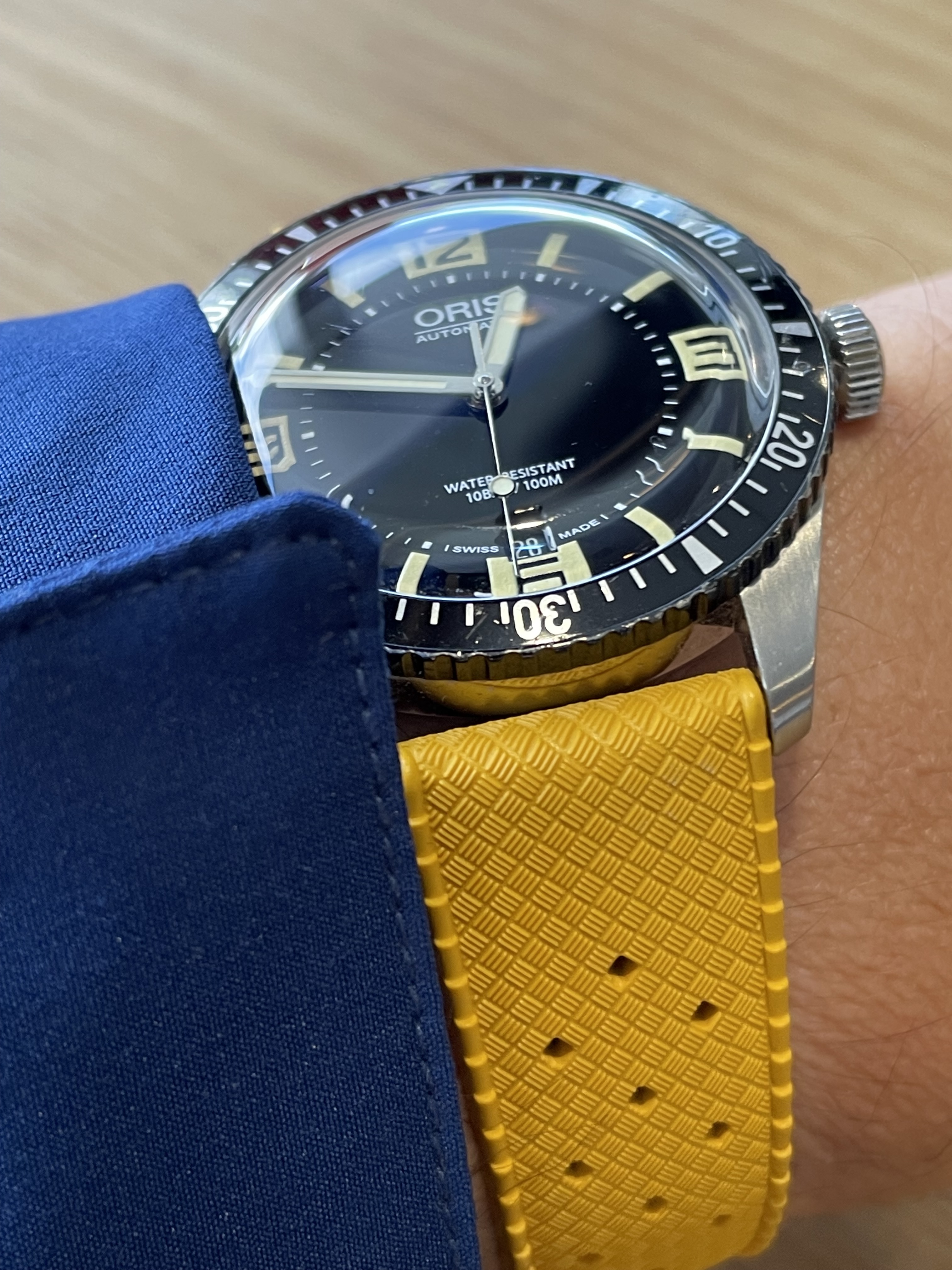 Oris wristshot 20