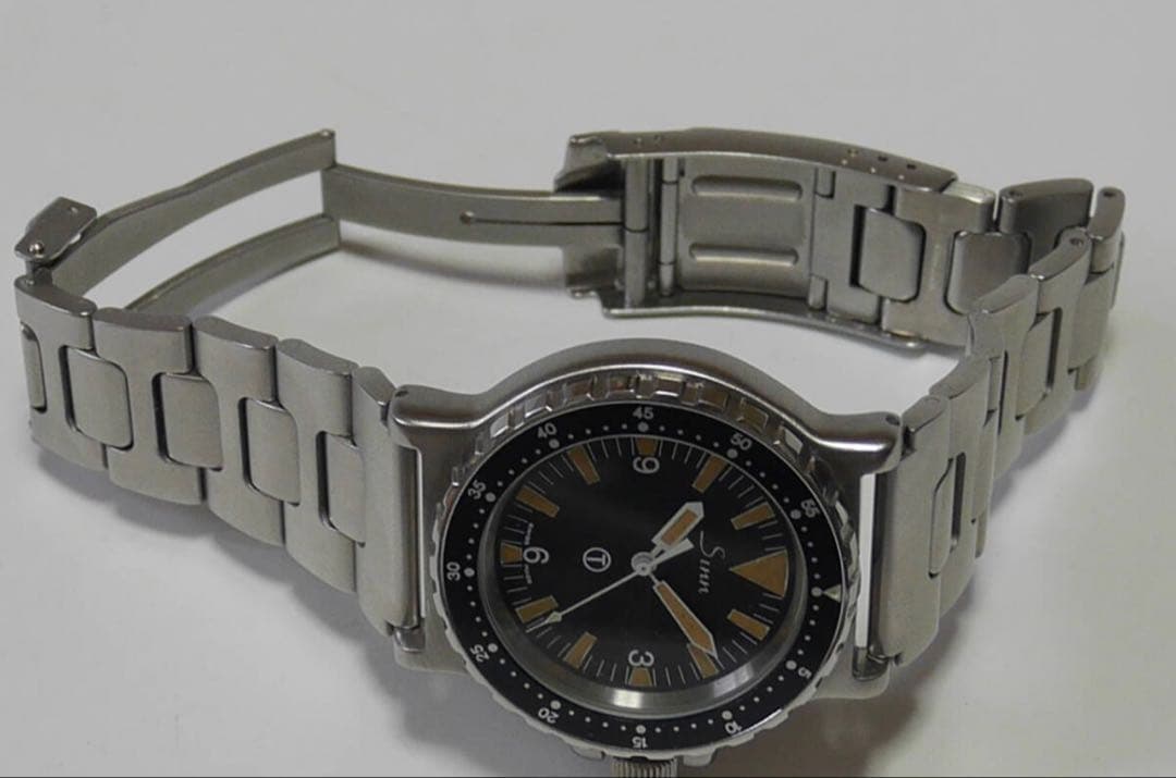 Sinn wristshot 35