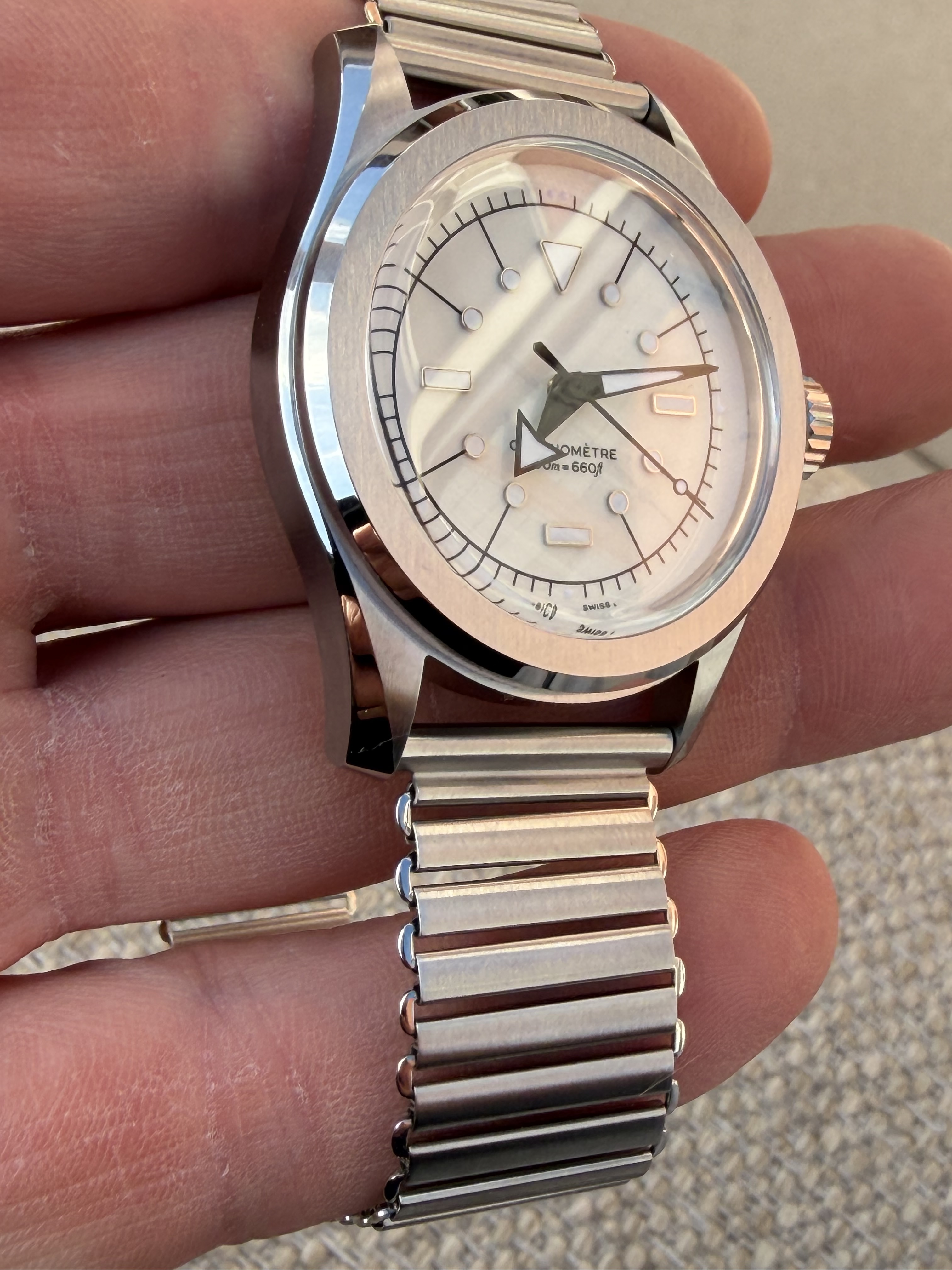 Serica wristshot 37