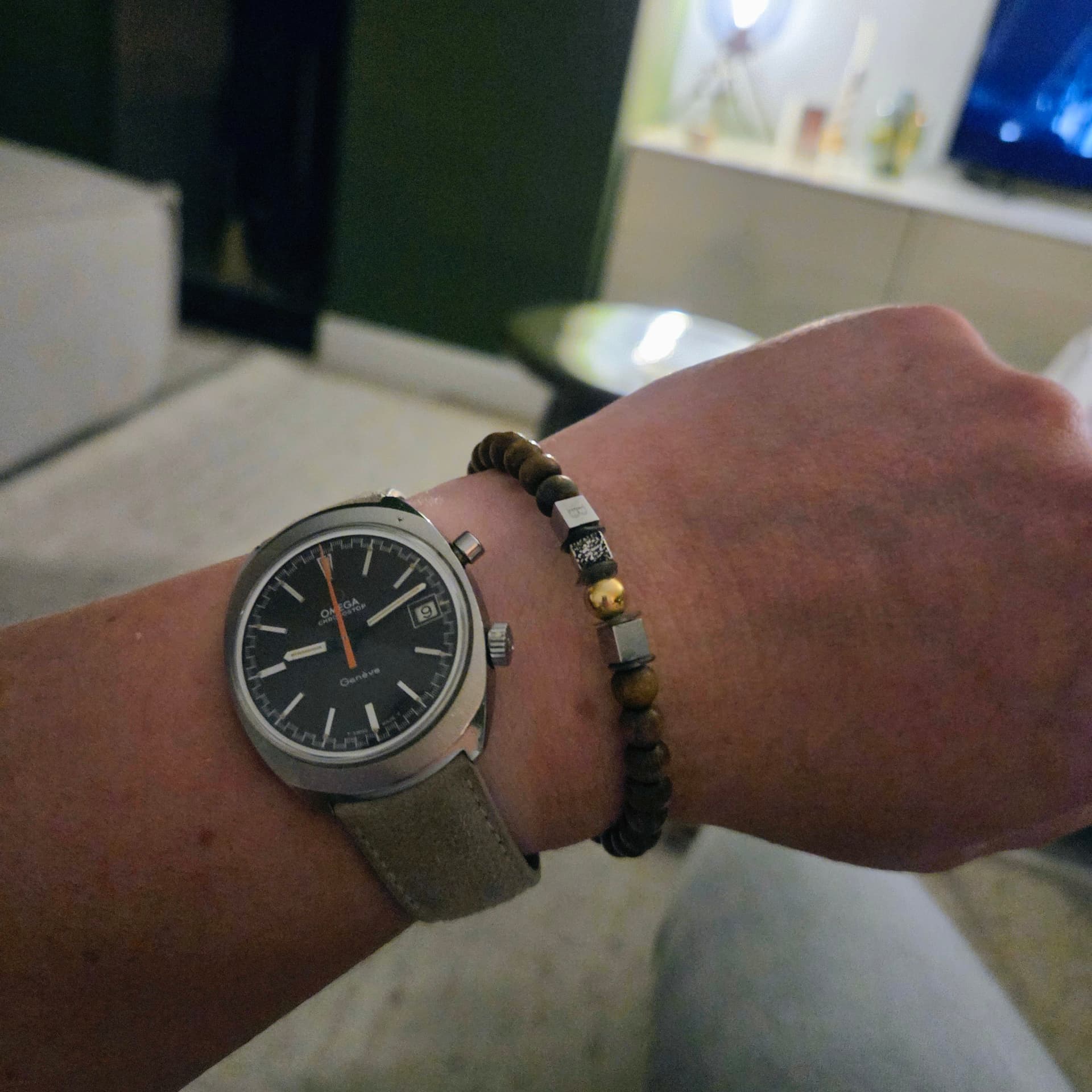 Omega wristshot 38