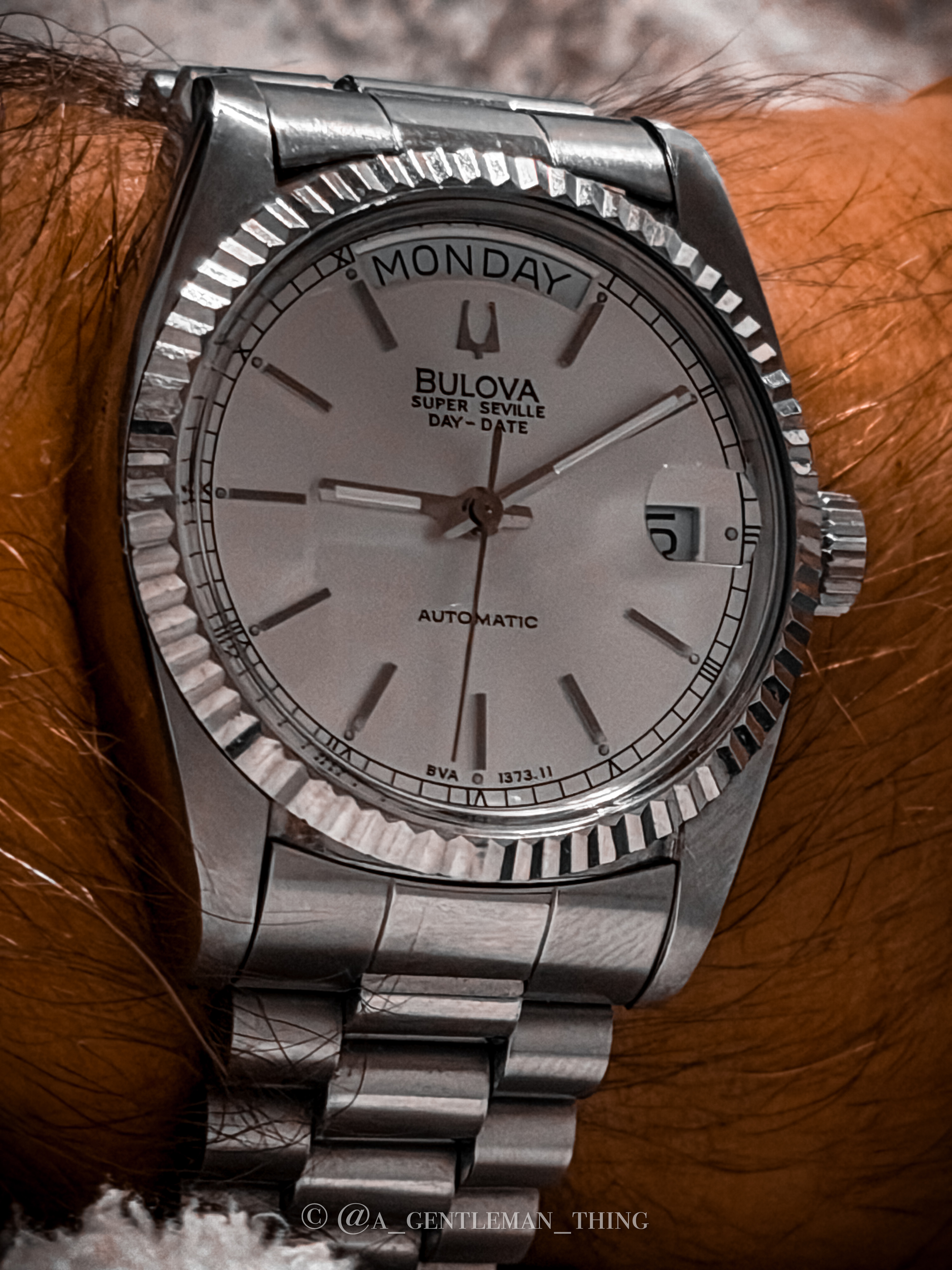 Bulova wristshot 16