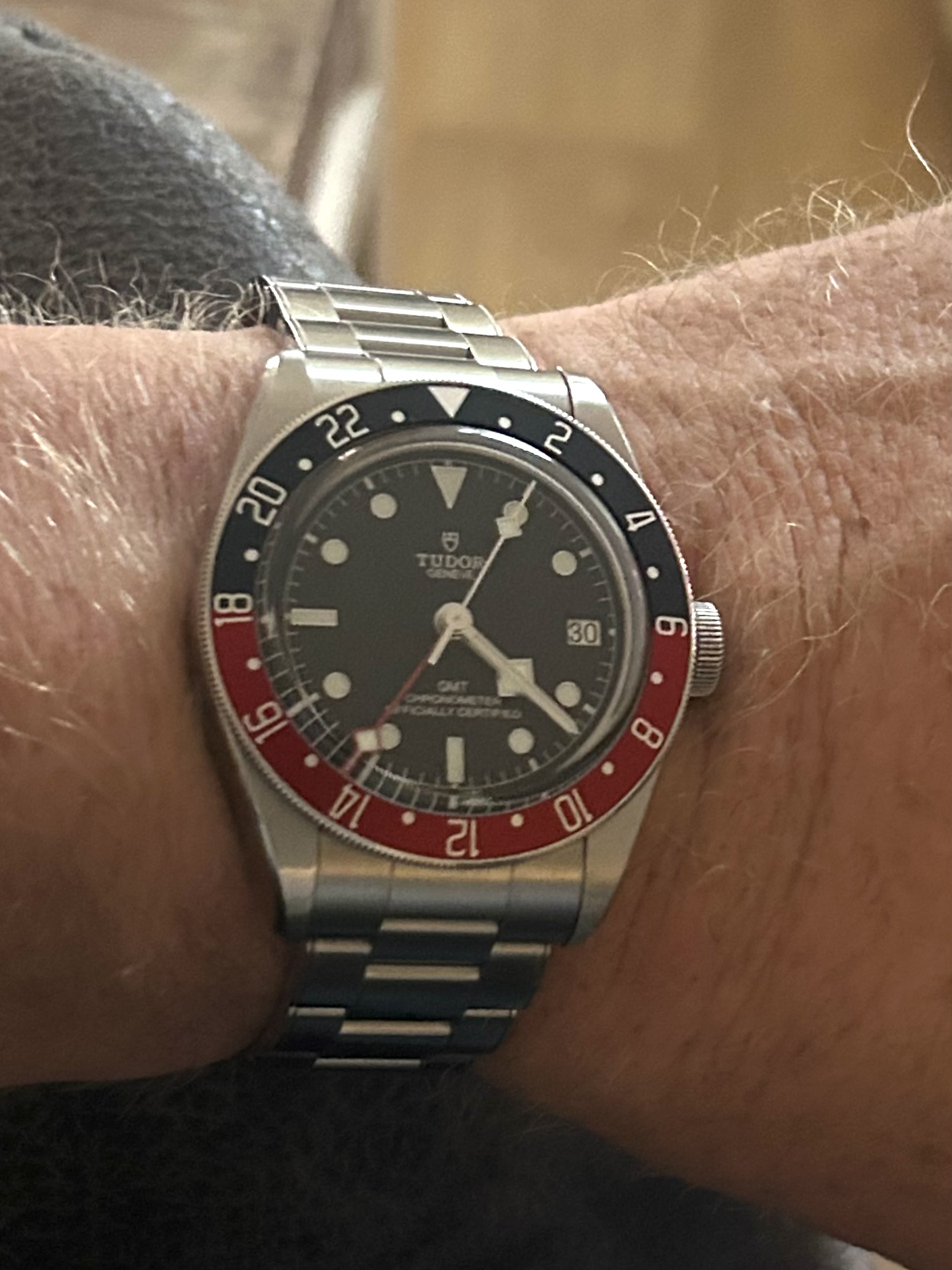 Tudor wristshot 24