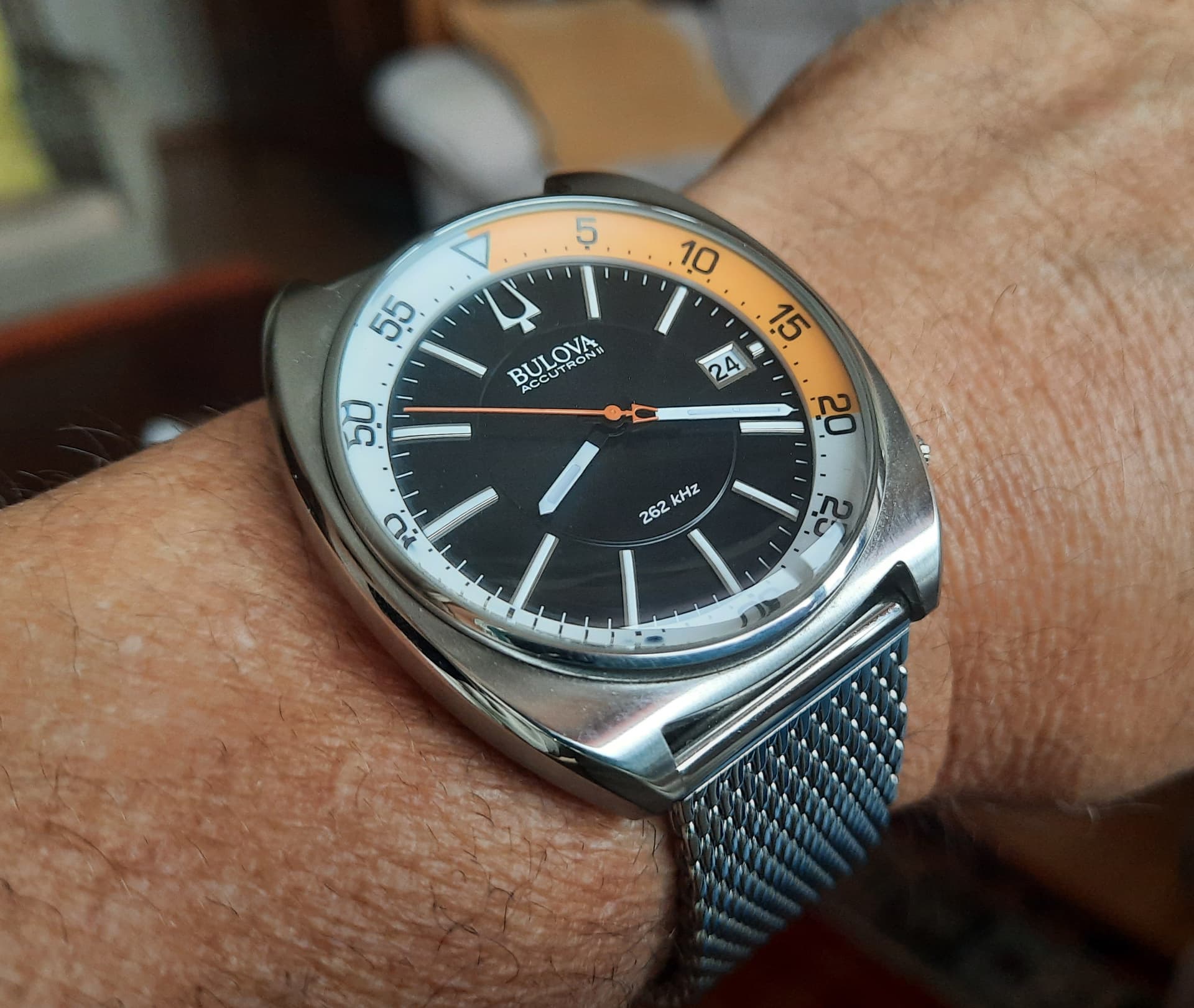 Bulova wristshot 16