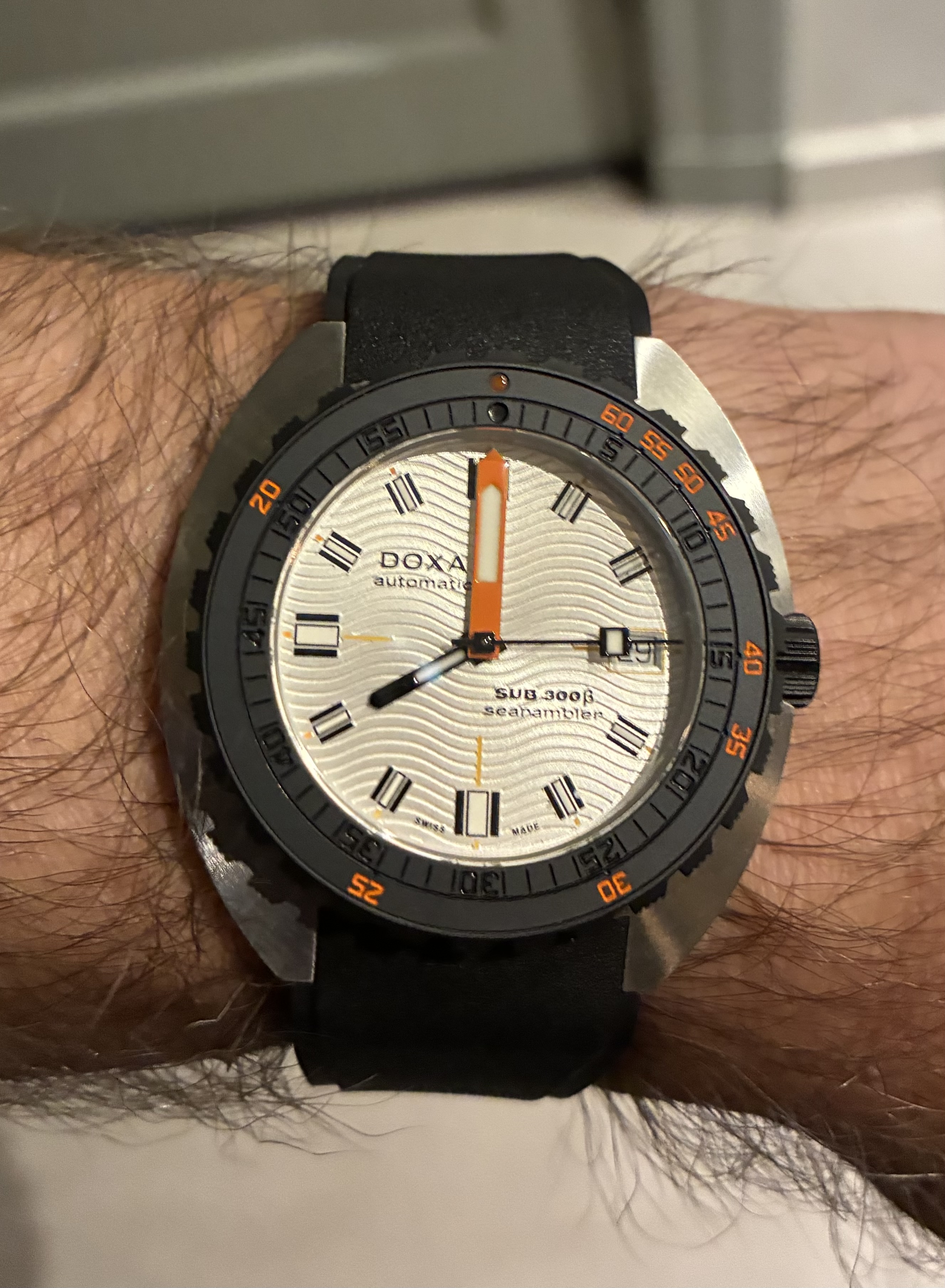 Doxa wristshot 4