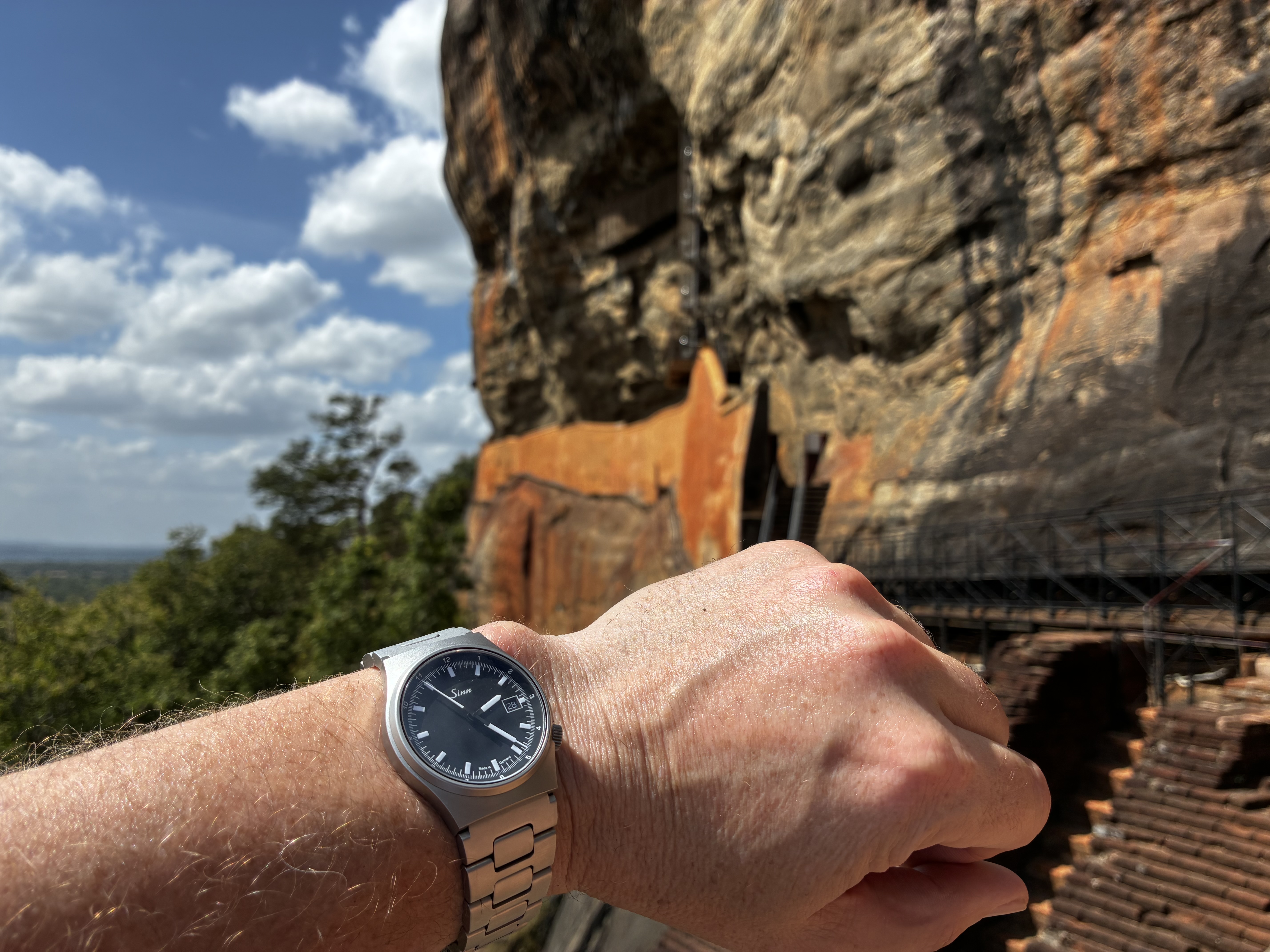Sinn wristshot 7