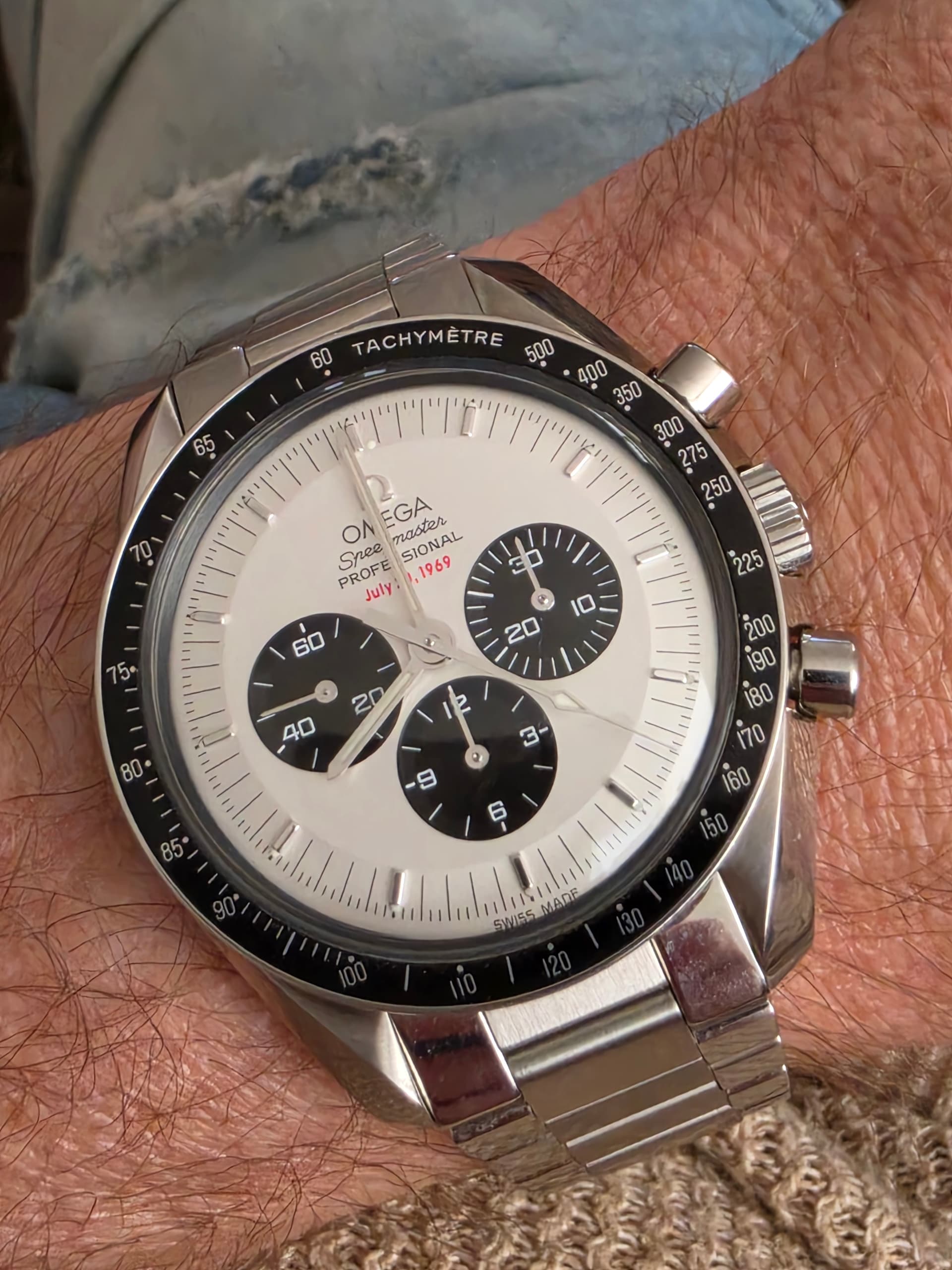 Omega wristshot 15