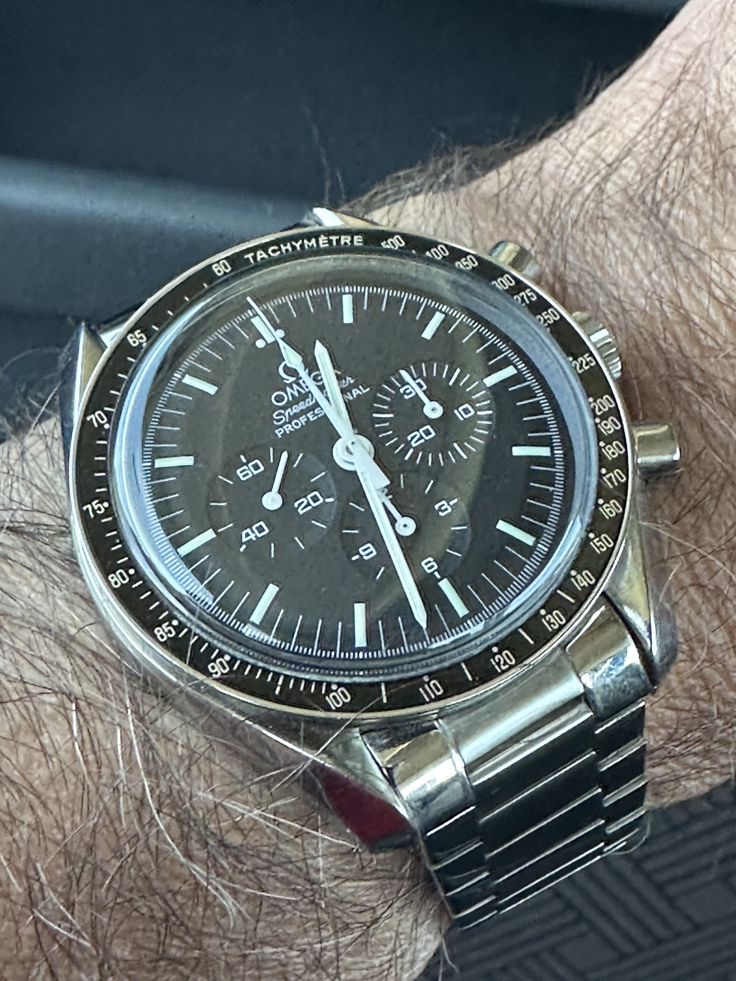 Speedmaster wristshot 25