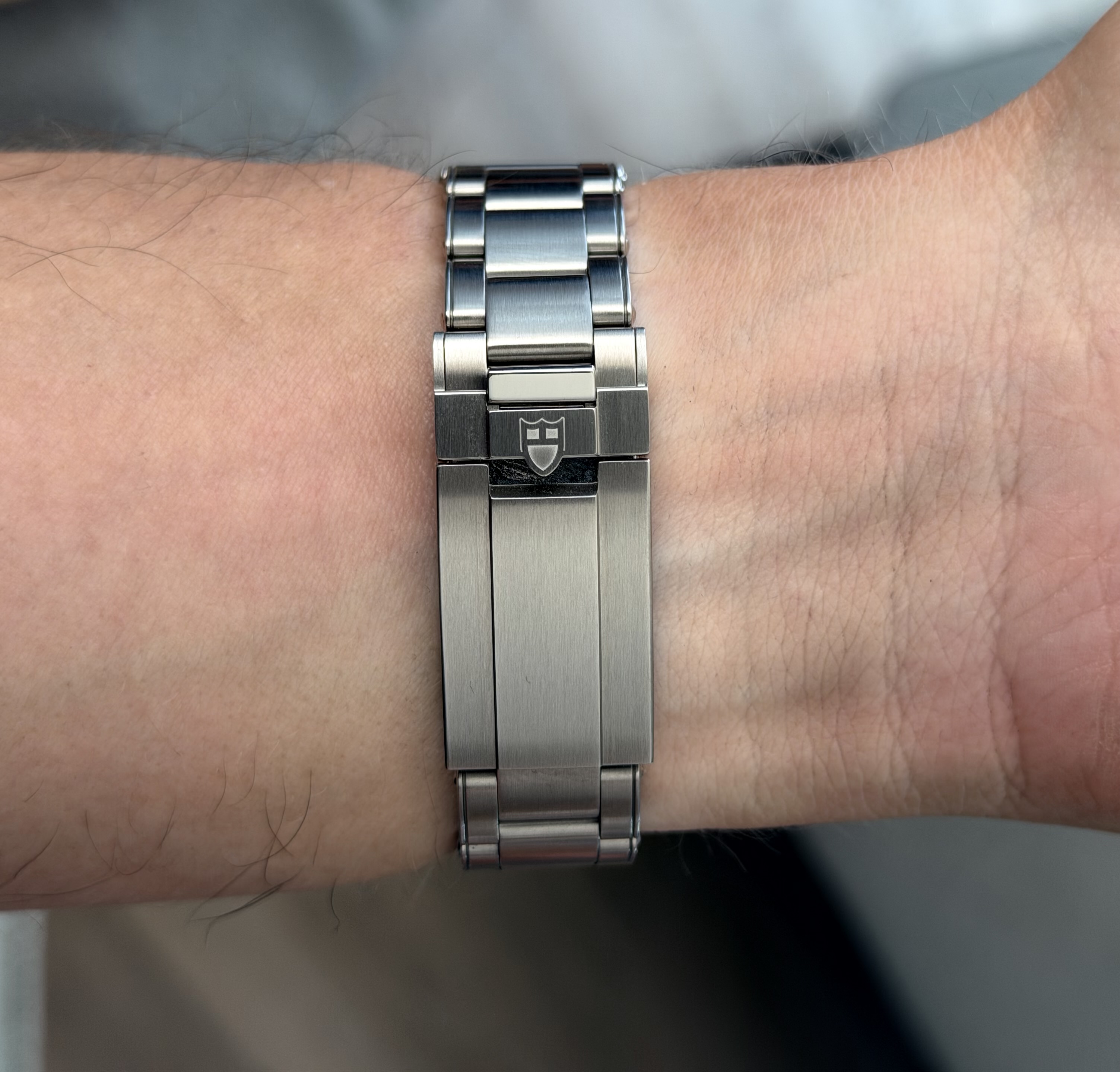 Tudor wristshot 38