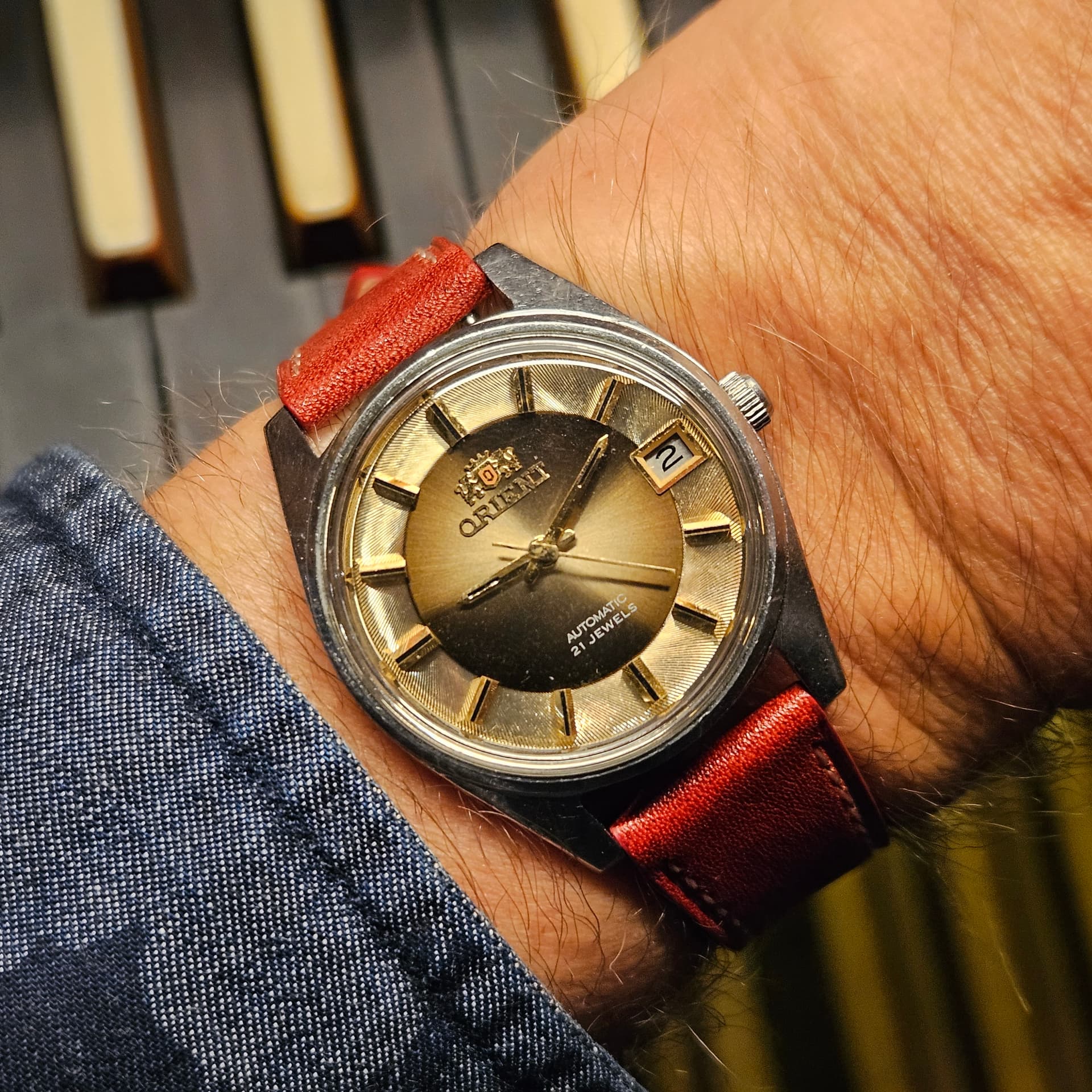 Orient wristshot 14