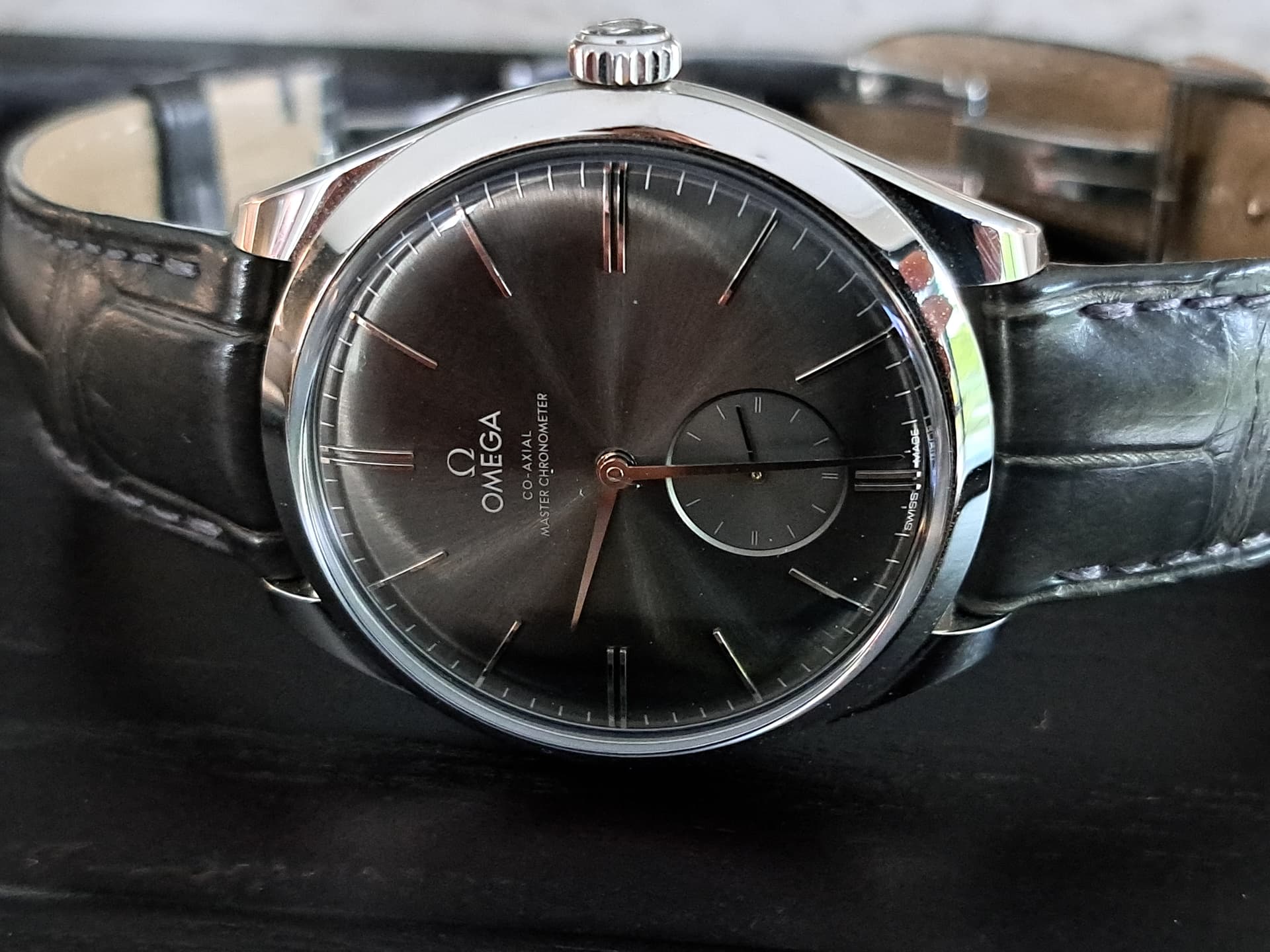 Omega wristshot 9