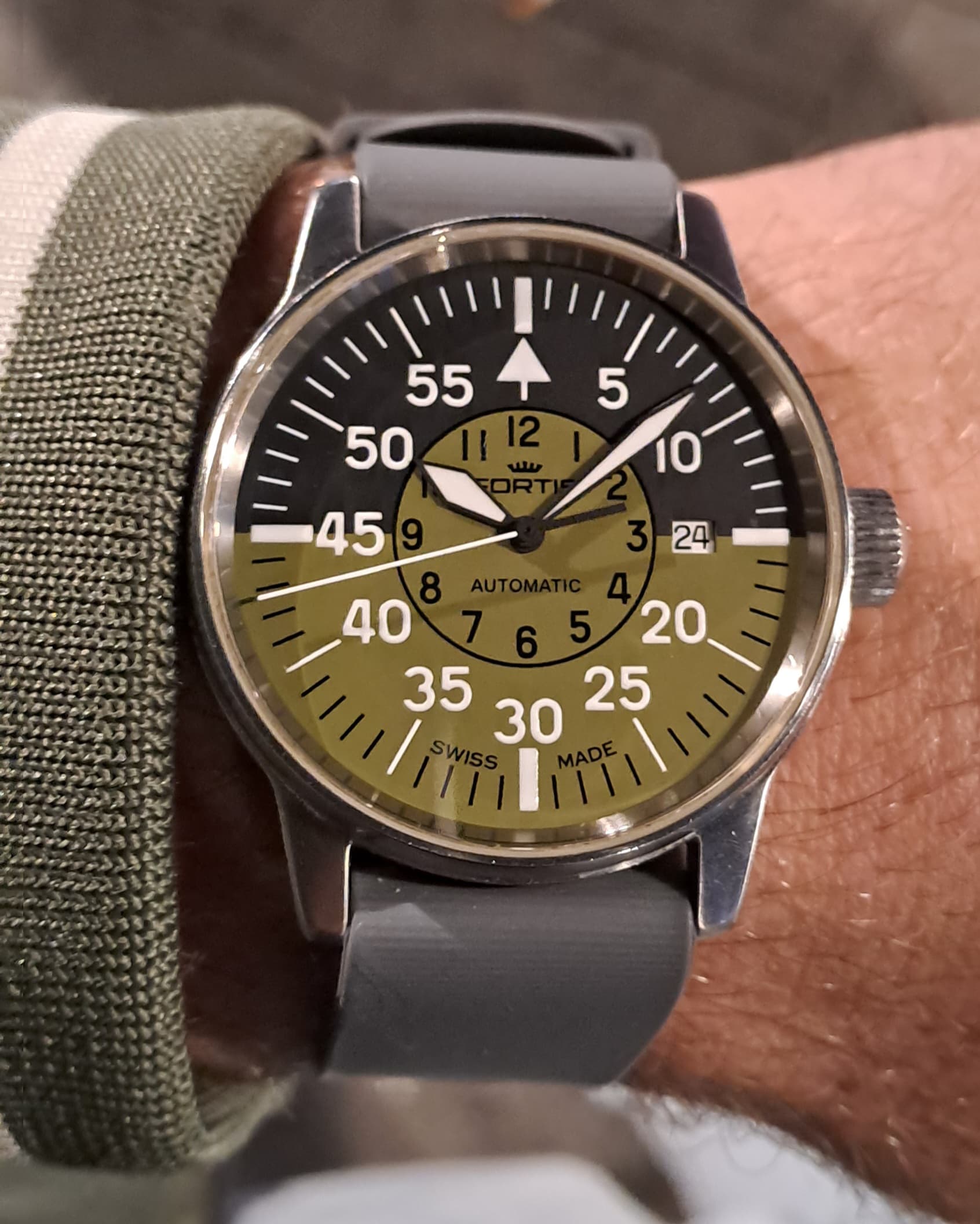Fortis wristshot 34