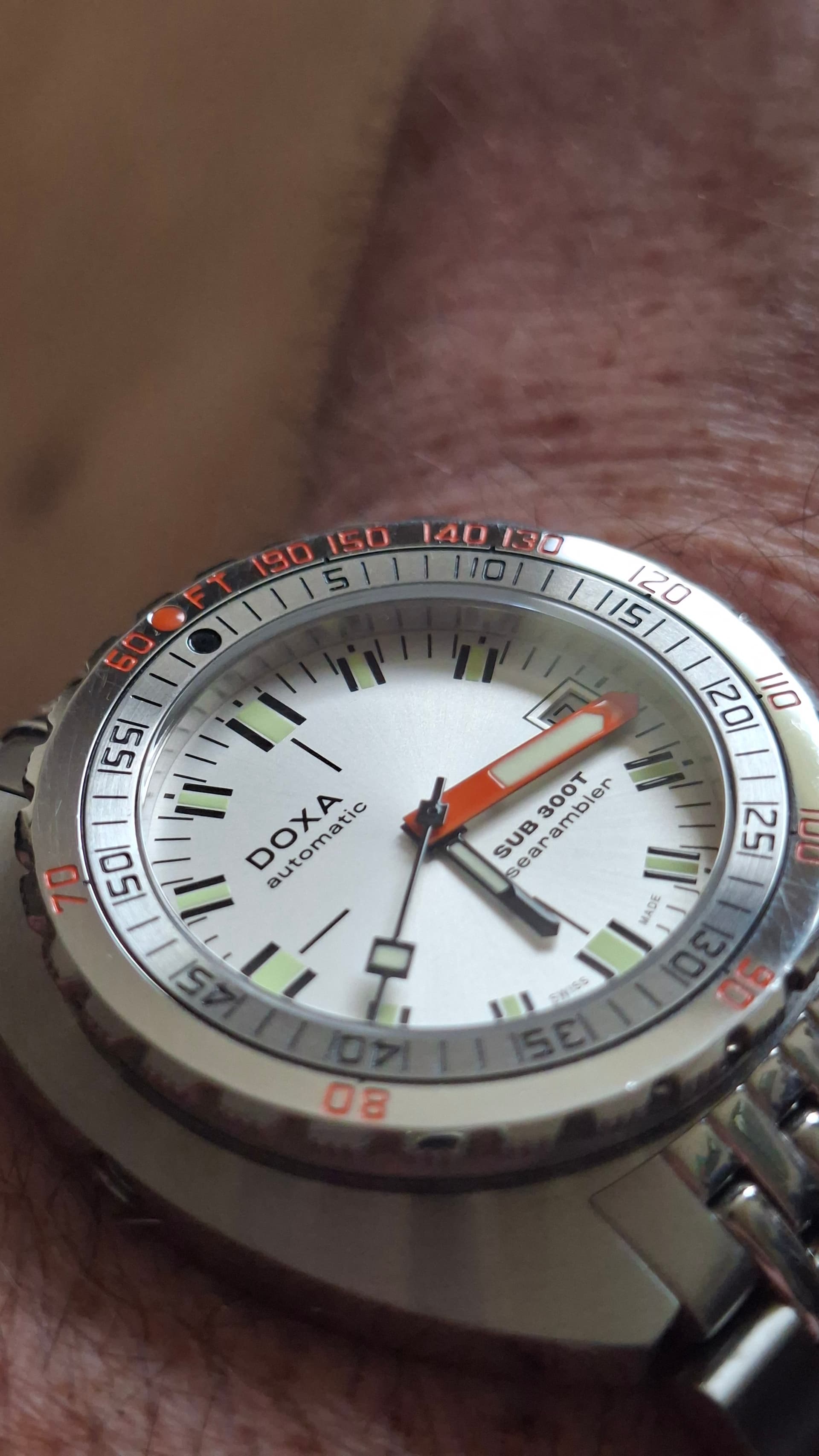 Doxa wristshot 5