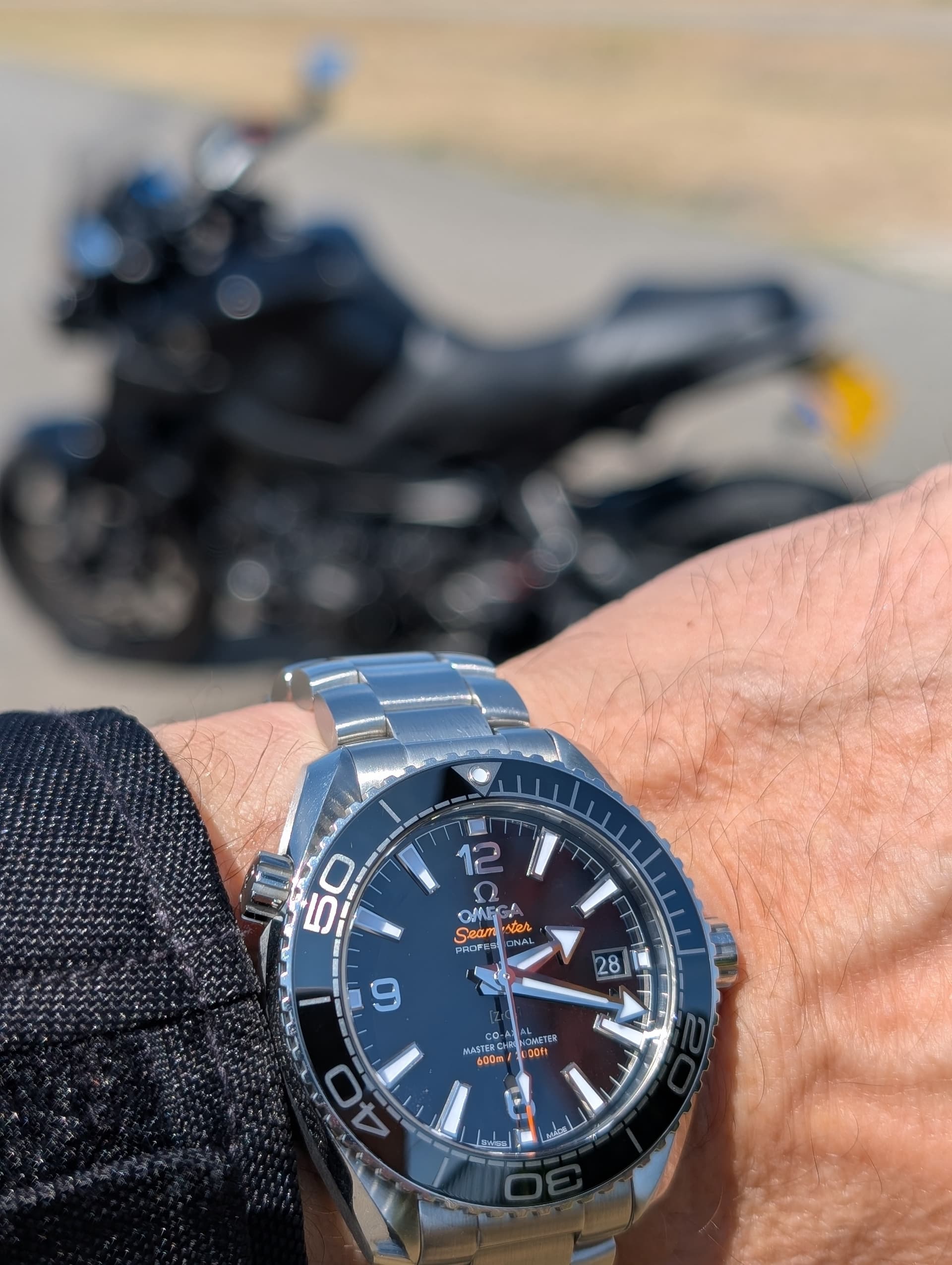 Omega wristshot 40