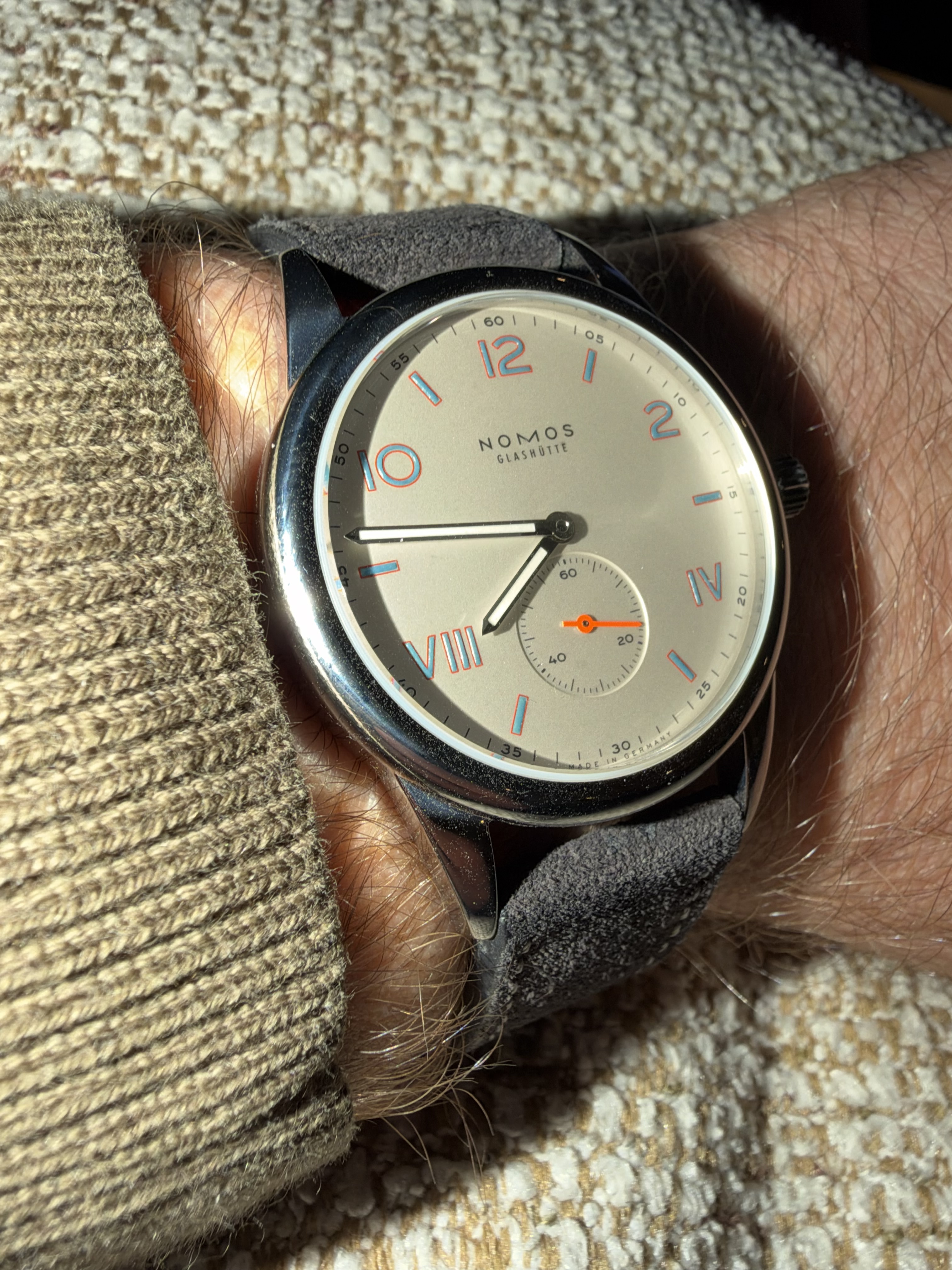 Nomos wristshot 11