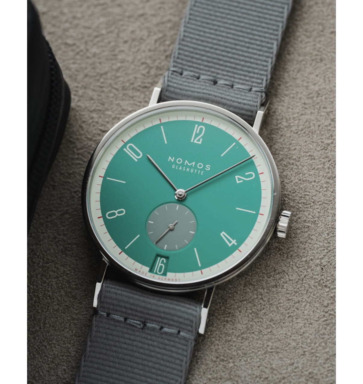 Nomos wristshot 11