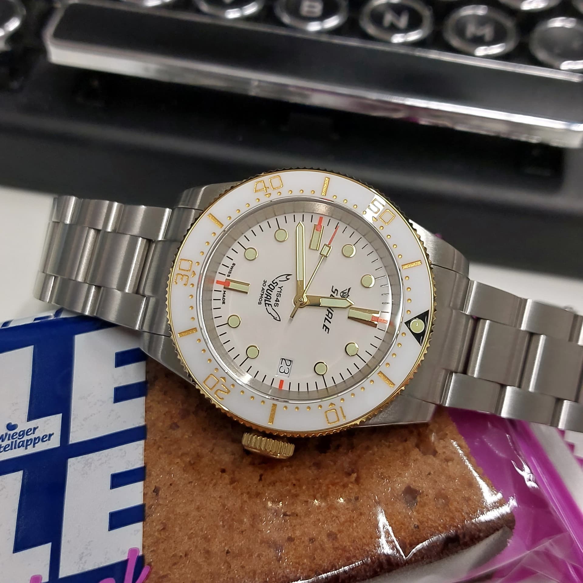 SQUALE 1545 WHITE SW200-HF04