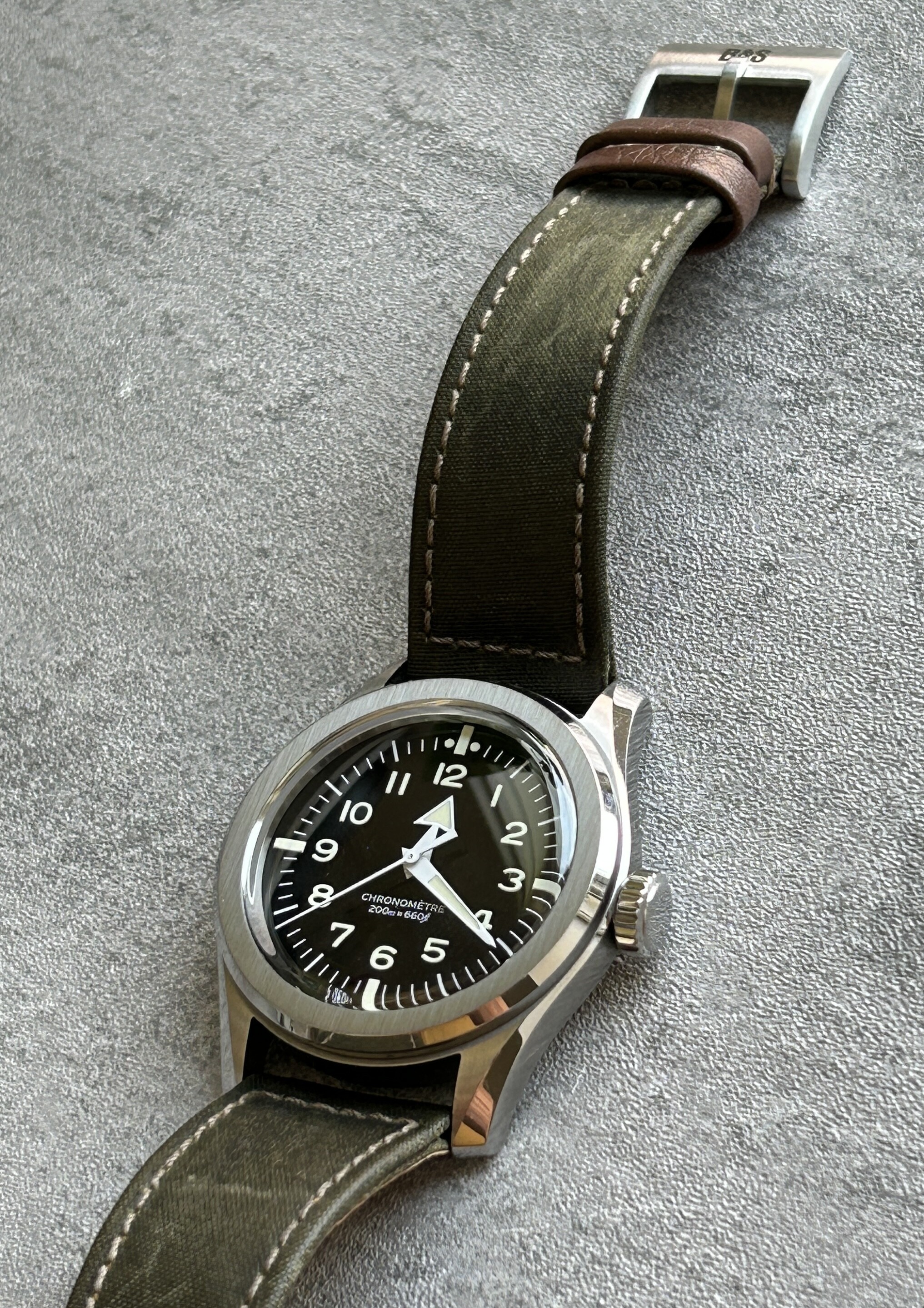 Serica wristshot 31