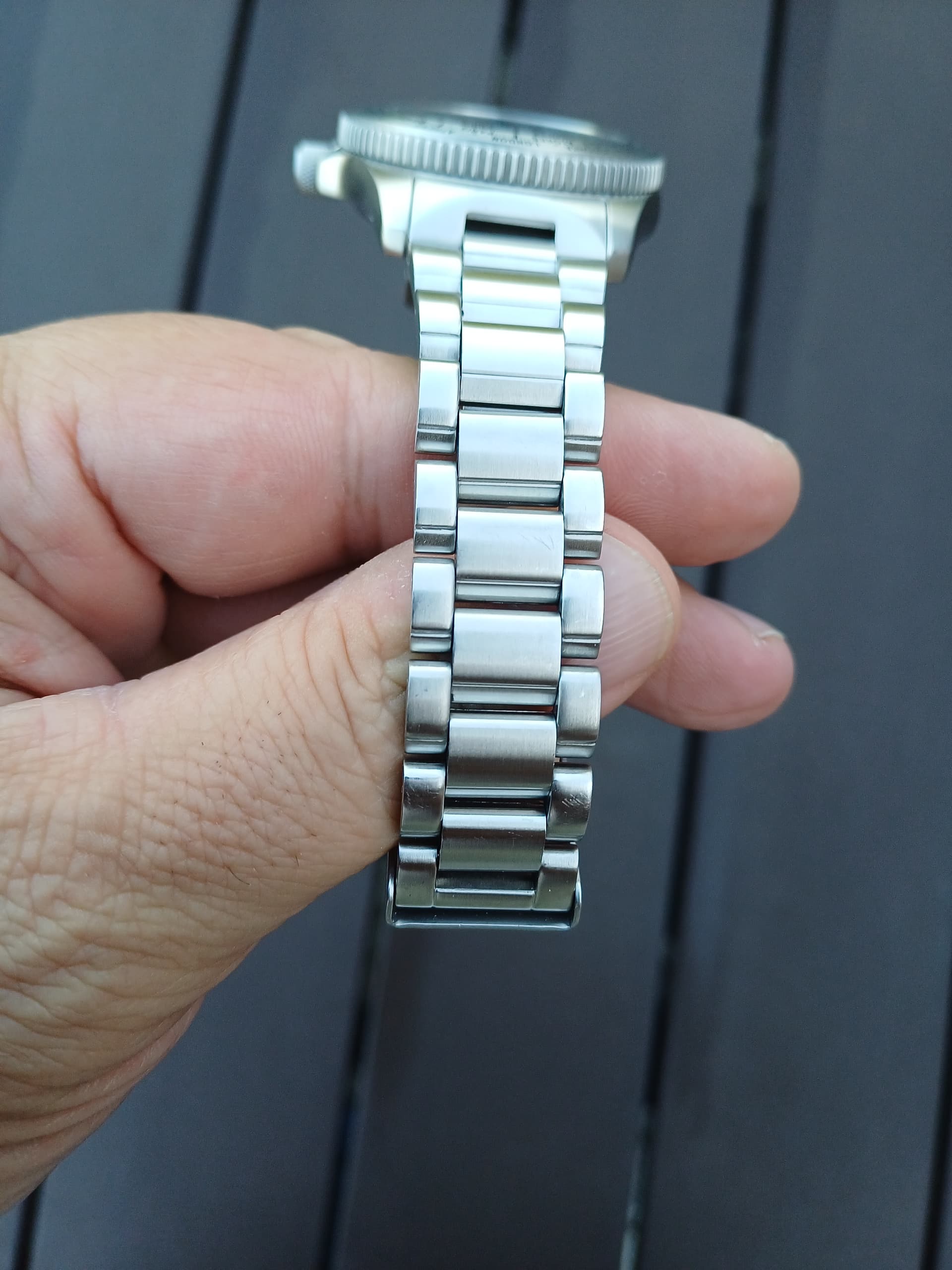 Citizen wristshot 15