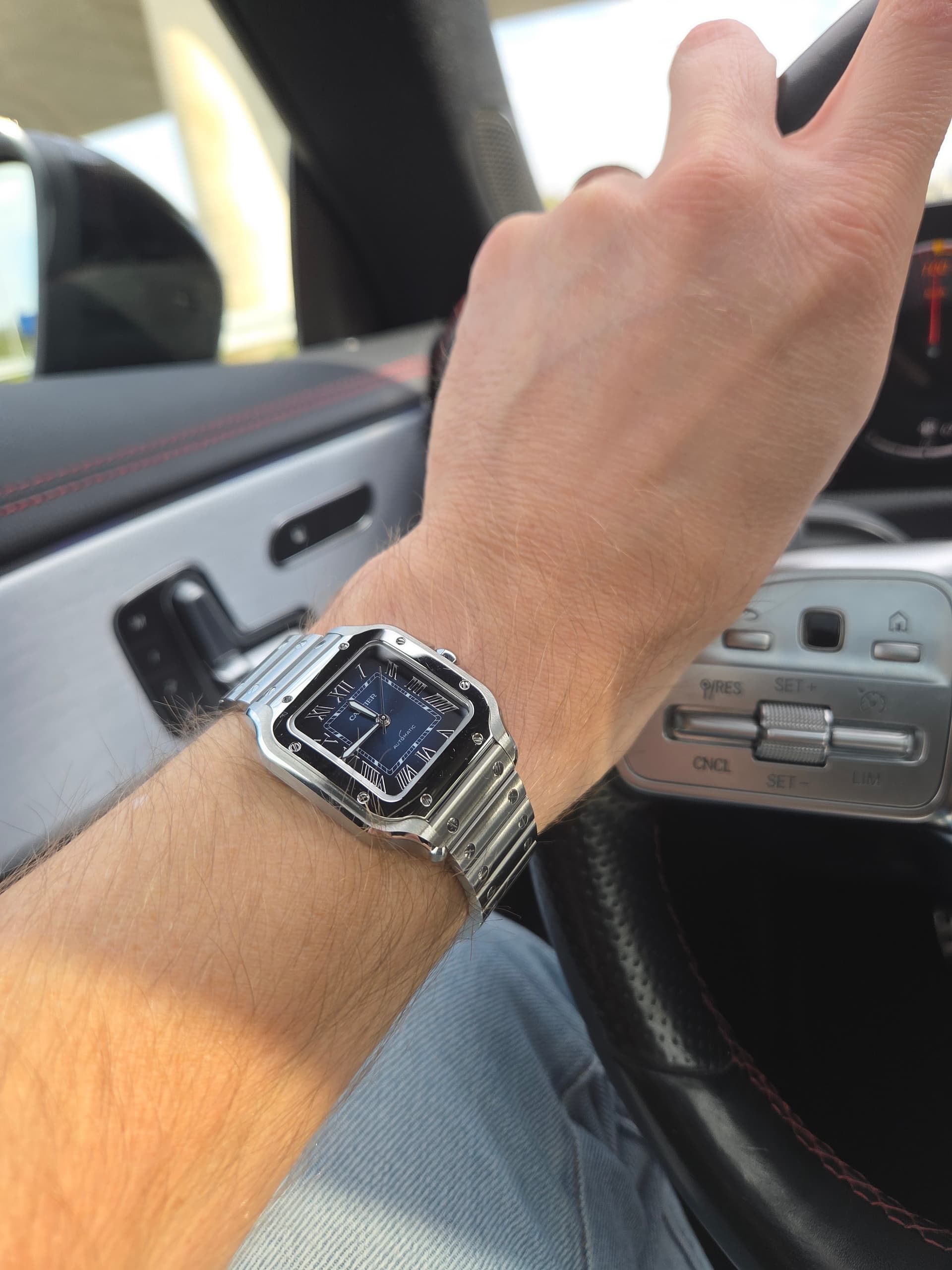 Cartier wristshot 25