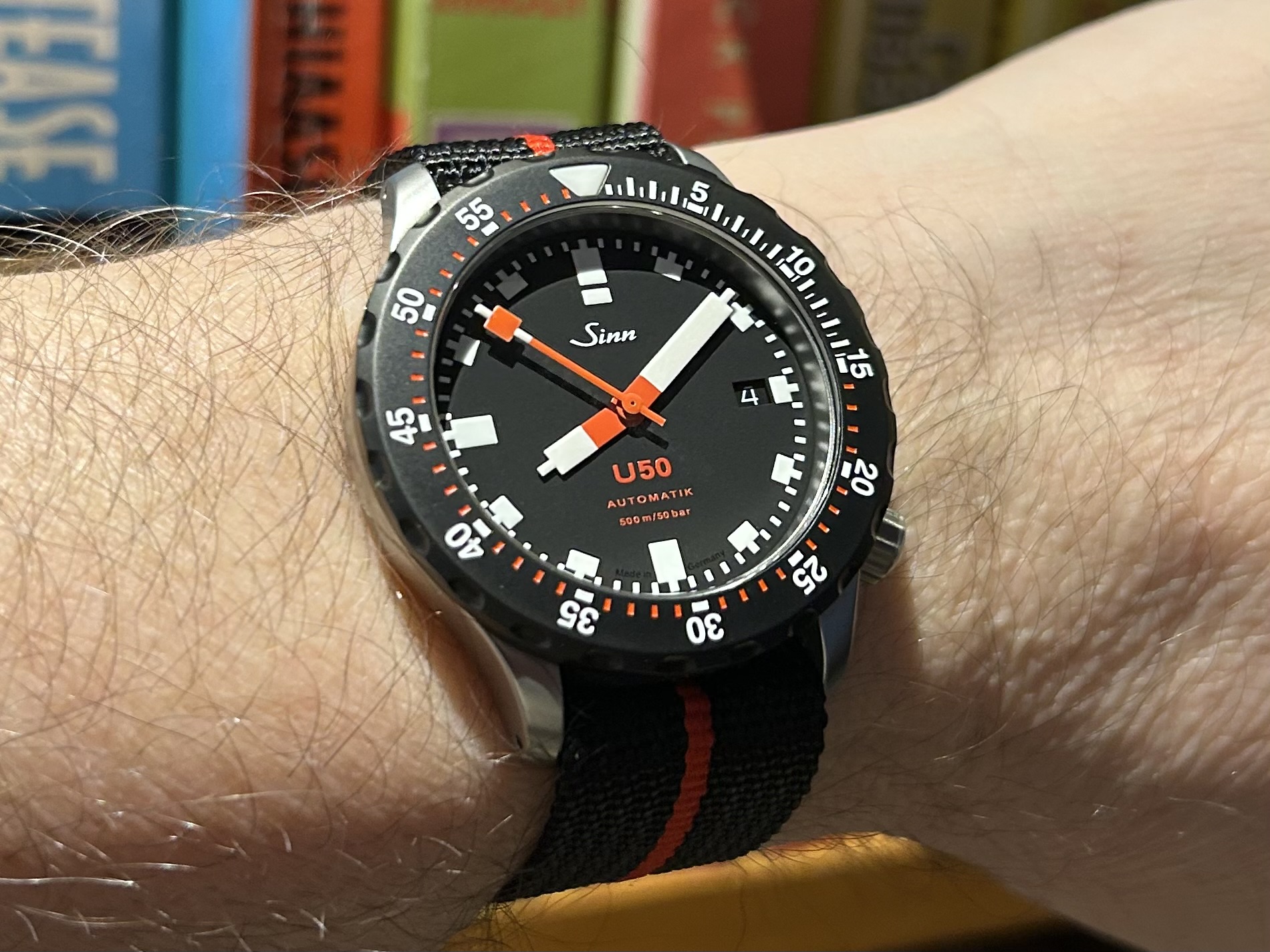Sinn wristshot 25