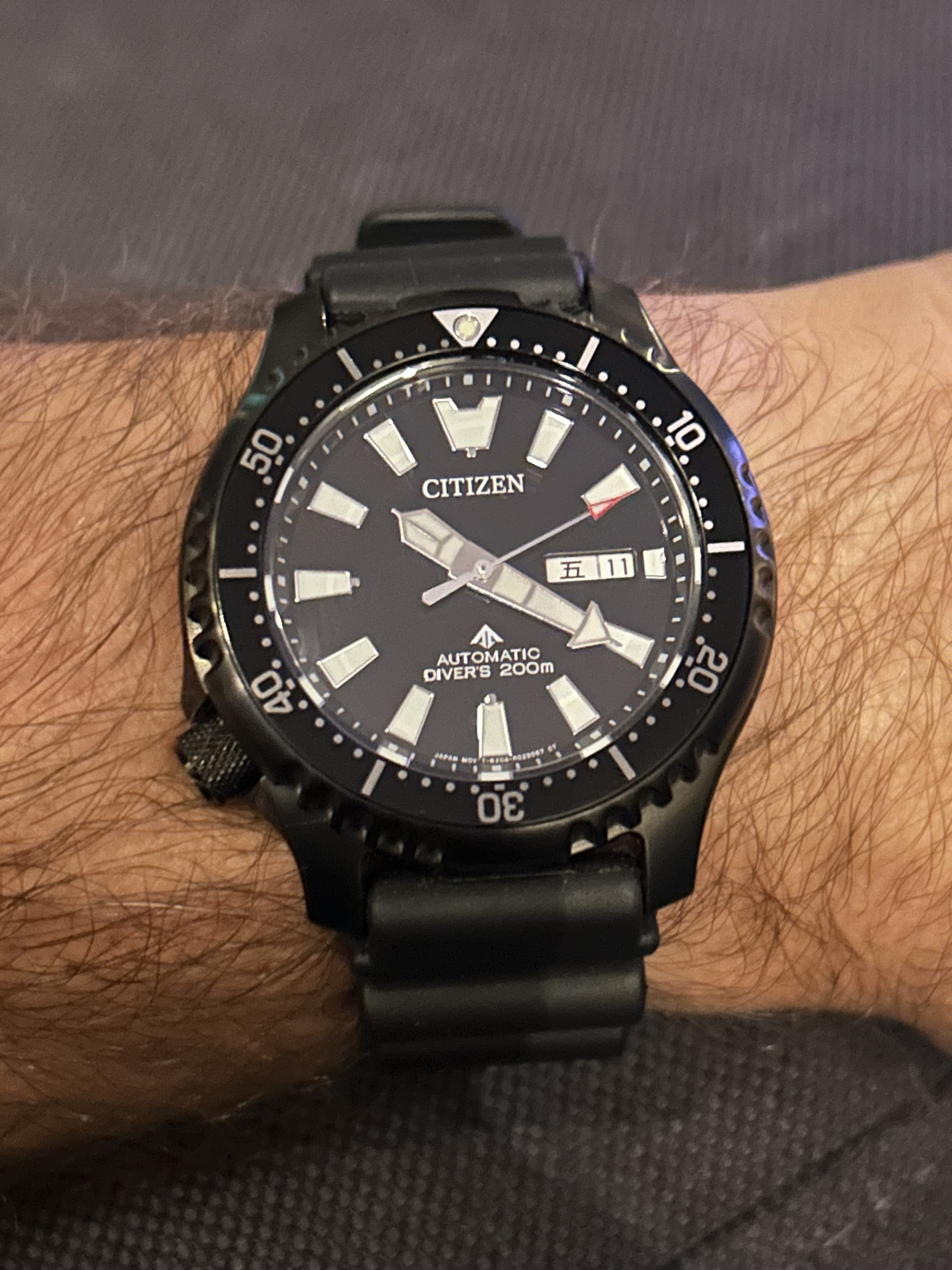 Citizen wristshot 25