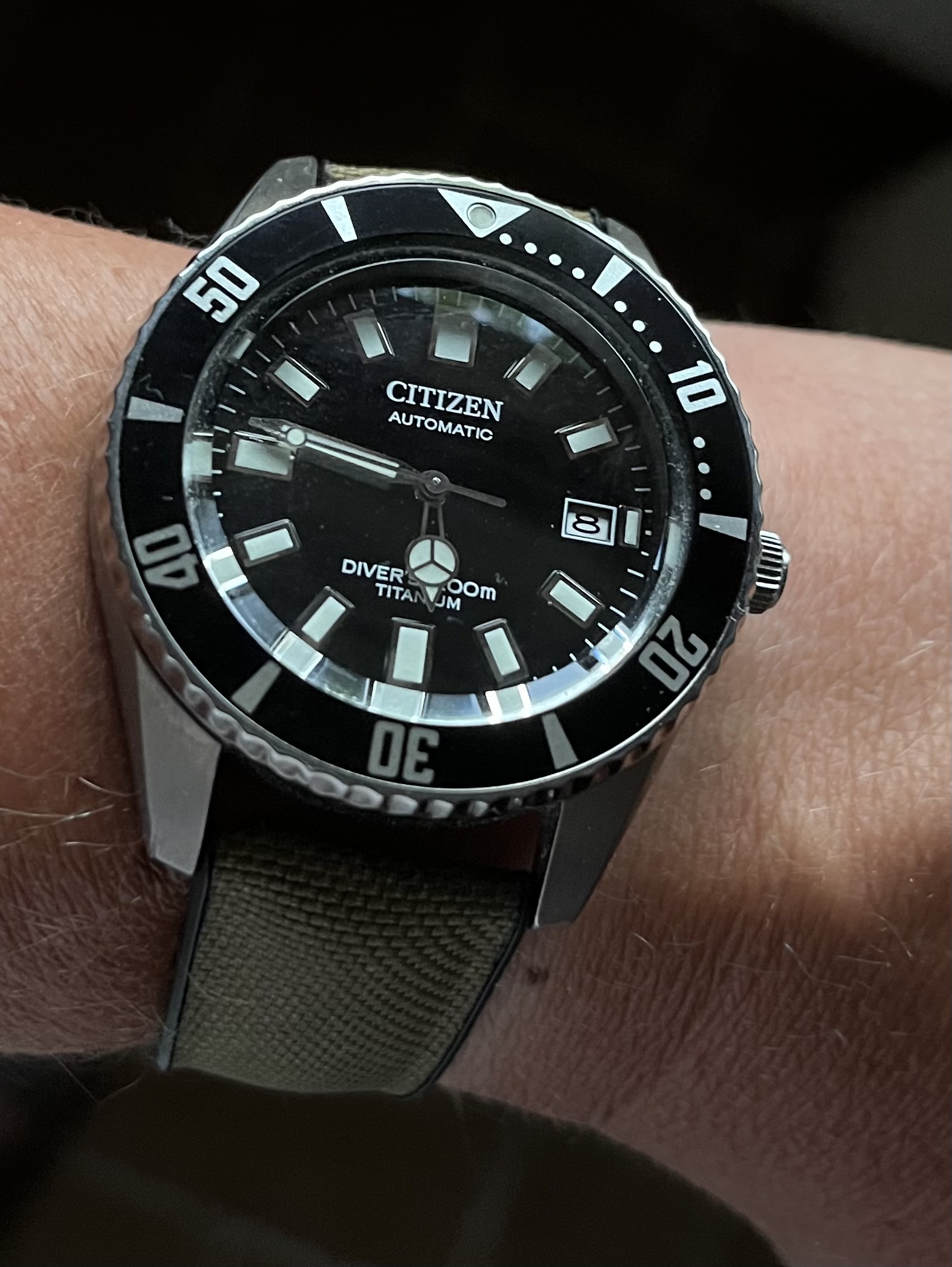 Citizen wristshot 25
