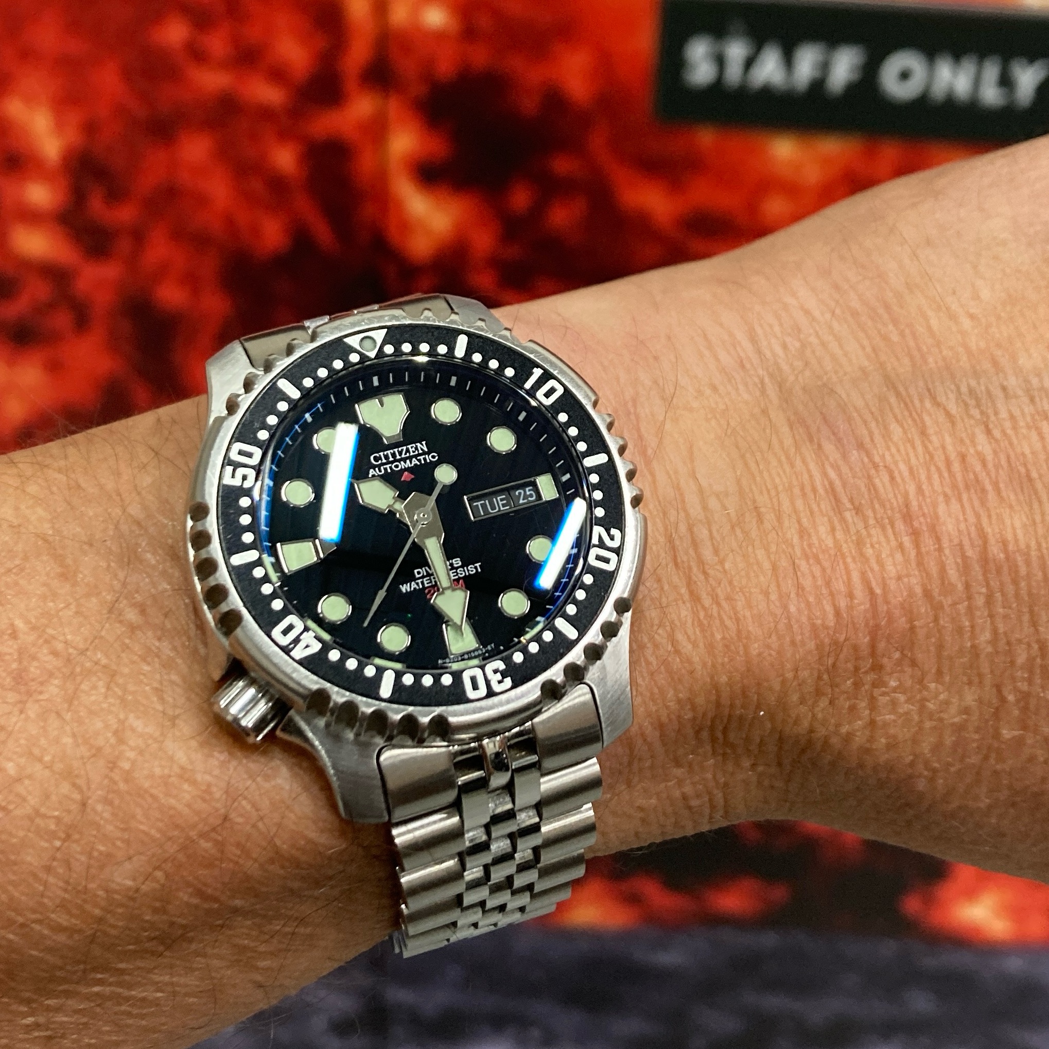 Citizen wristshot 25