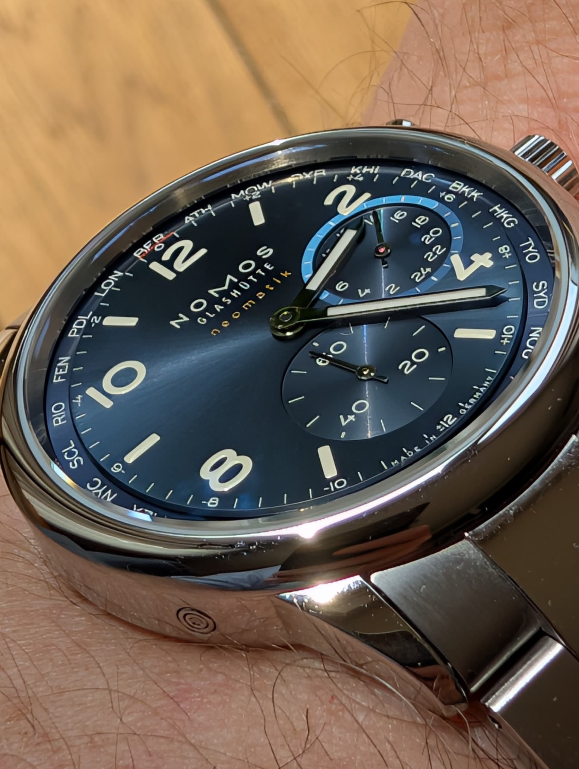 Nomos wristshot 7