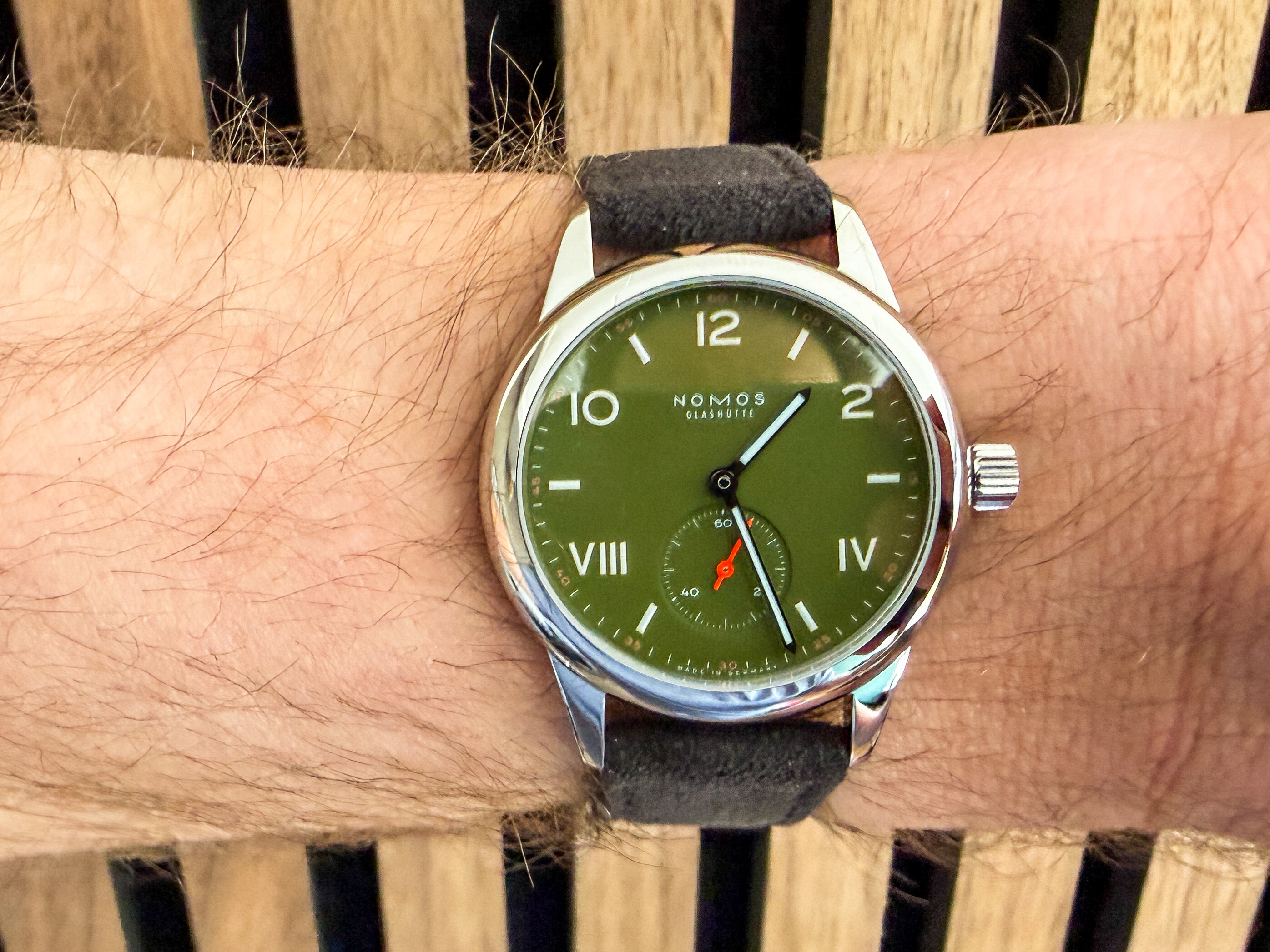 Nomos wristshot 16